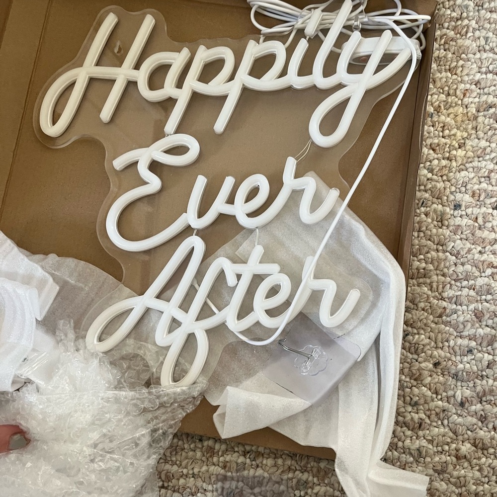 White 'Happily Ever After' Neon Sign